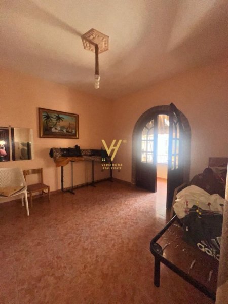 Tirane, jepet me qera apartament 3+1+Ballkon Kati 2, 130 m² 1.500 € (SHALLVARET)