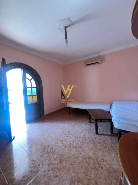 Tirane, jepet me qera apartament 3+1+Ballkon Kati 2, 130 m² 1.500 € (SHALLVARET)