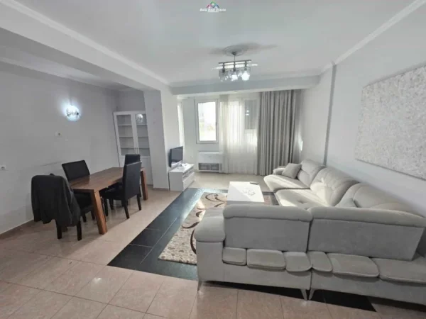 Tirane, shes apartament 3+1+Ballkon Kati 3, 140 m² 299.000 € (rruga e kavajes)