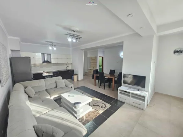 Tirane, shes apartament 3+1+Ballkon Kati 3, 140 m² 299.000 € (rruga e kavajes)