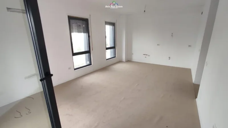 Tirane, jepet me qera zyre Kati 2, 106 m² 650 € (xhanfize keko)