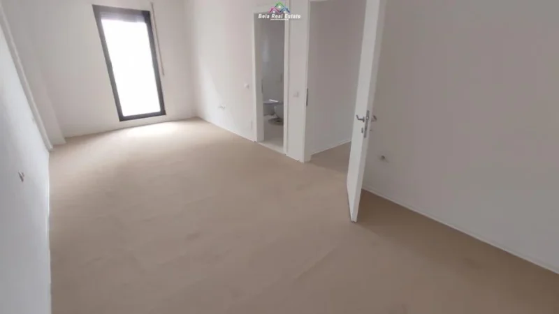 Tirane, jepet me qera zyre Kati 2, 106 m² 650 € (xhanfize keko)