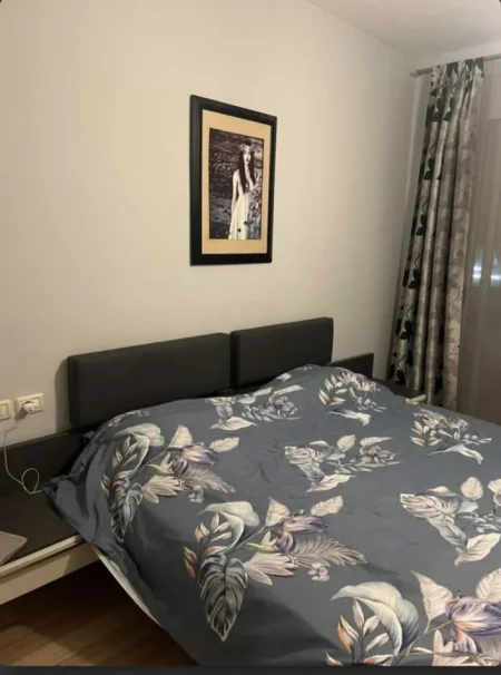 Tirane, jepet me qera apartament 2+1 Kati 3, 100 m² 550 € (Astir tek Bar Sorriso)