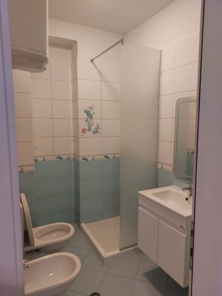 Tirane, jepet me qera apartament 2+1 Kati 3, 100 m² 550 € (Astir tek Bar Sorriso)