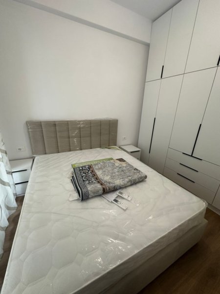 Tirane, jepet me qera apartament 1+1 Kati 8, 68 m² 450 € (ali demi)