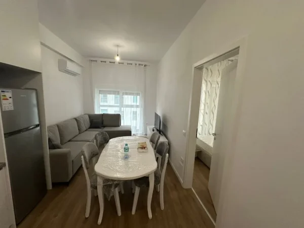 Tirane, jepet me qera apartament 1+1 Kati 8, 68 m² 450 € (ali demi)