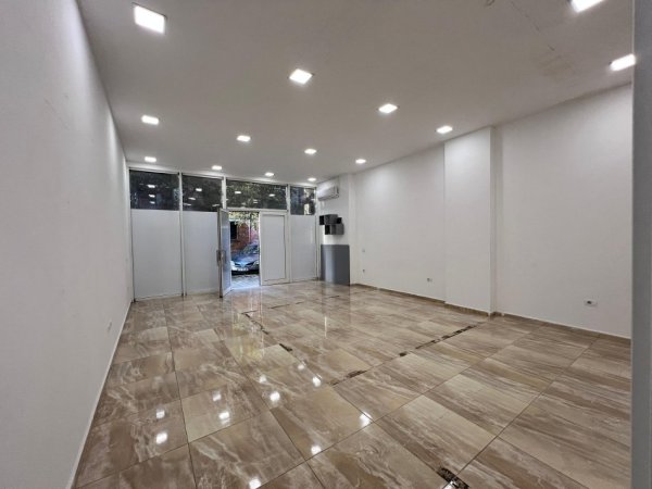 Tirane, jepet me qera ambjent biznesi Kati 0, 53 m² 420 € (Idriz Dollaku)
