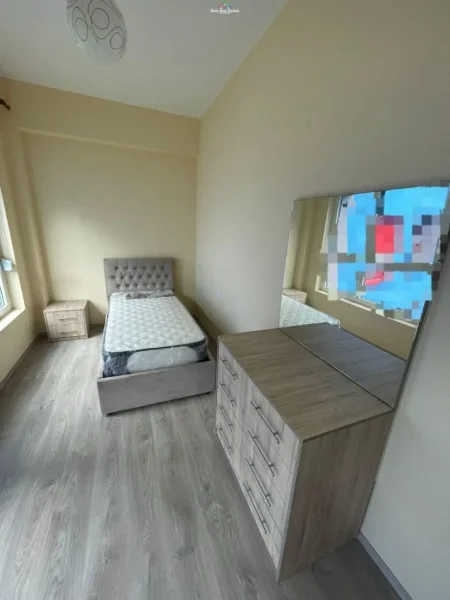 Tirane, jepet me qera apartament 2+1+Ballkon Kati 4, 80 m² 550 € (pasho hysa)