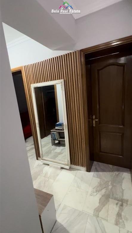 Tirane, jepet me qera apartament 1+1+Ballkon Kati 3, 70 m² 600 € (Bulevardi Bajram Curri)