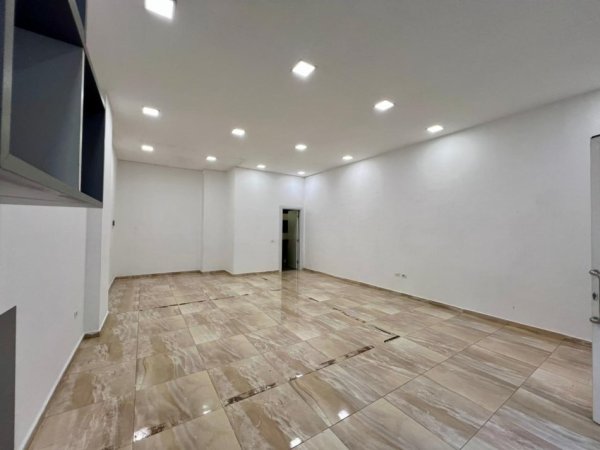 Tirane, jepet me qera ambjent biznesi Kati 0, 53 m² 420 € (Rruga Idriz Dollaku)
