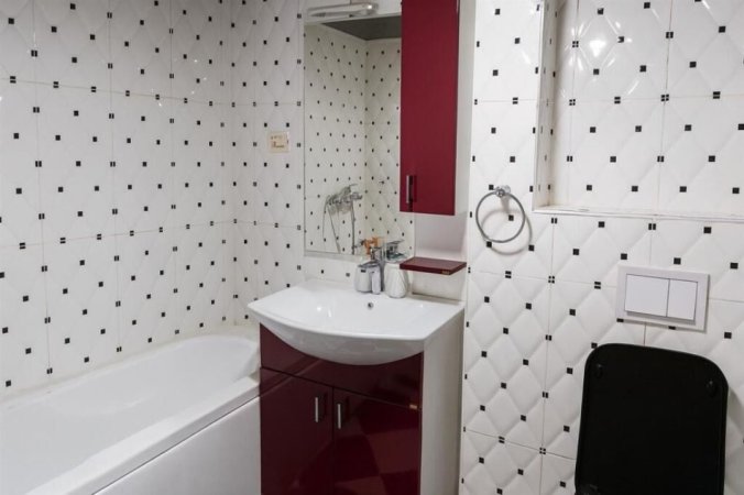 Tirane, jepet me qera apartament 2+1+Ballkon Kati 5, 75 m² 600 € (Shallvaret, Rruga Ibrahim Rugova)