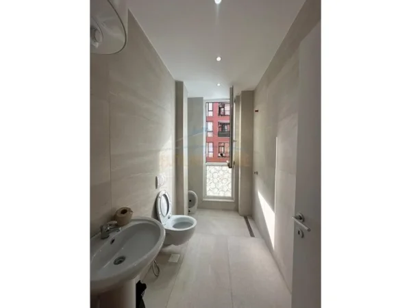 Tirane, shitet apartament 3+1+Ballkon Kati 3, 151 m² 350.000 € (Jordan Misja)