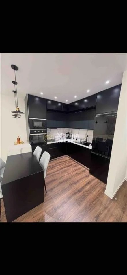 Tirane, jepet me qera apartament 1+1 Kati 2, 65 m² 600 € (5 Maji)