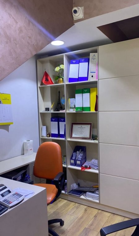 Tirane, shitet dyqan Kati 0, 20 m² 160.000 € (RRUGA E KAVAJES)