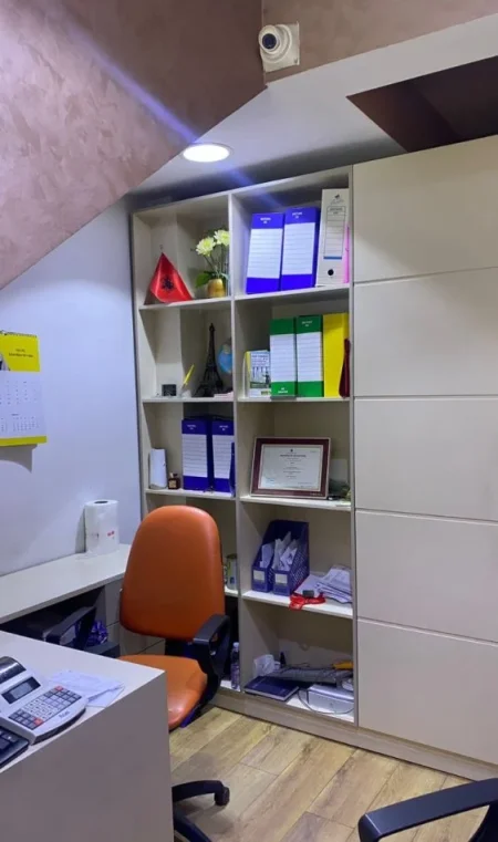 Tirane, shitet dyqan Kati 0, 20 m² 160.000 € (RRUGA E KAVAJES)