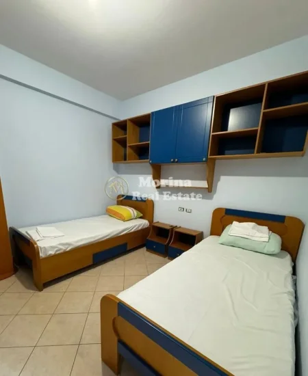 Tirane, jepet me qera apartament 2+1 Kati 4, 105 m² 700 € (Komuna e Parisit)