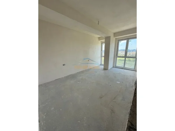 Tirane, shitet apartament 2+1+Ballkon Kati 8, 114 m² 189.500 € (Unaza e Re)