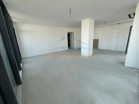 Tirane, shitet apartament 3+1 Kati 2, 171 m² 550.000 € 