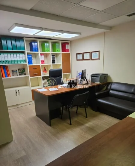 Tirane, shitet ambjent biznesi Kati 3, 22 m² 47.000 € (Condor Center)