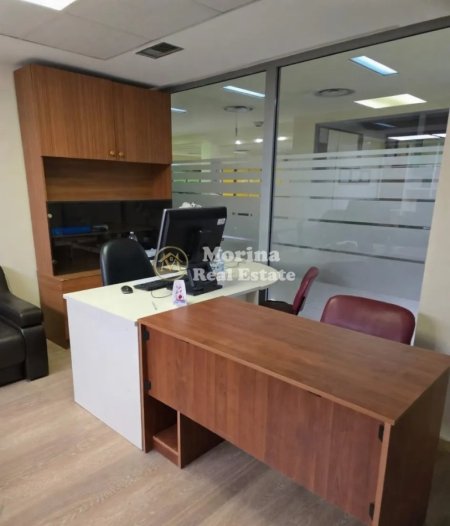 Tirane, shitet ambjent biznesi Kati 3, 22 m² 47.000 € (Condor Center)