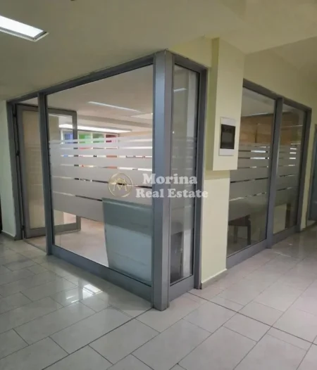 Tirane, shitet ambjent biznesi Kati 3, 22 m² 47.000 € (Condor Center)