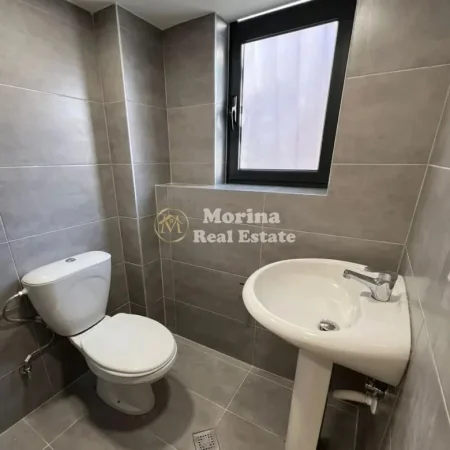 Tirane, shitet dyqan Kati 1, 58 m² 168.200 € (Qytet Studenti)