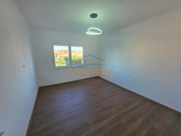 Tirane, shitet apartament 2+1+Ballkon Kati 4, 76 m² 145.000 €