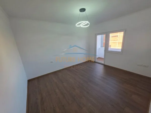 Tirane, shitet apartament 2+1+Ballkon Kati 4, 76 m² 145.000 €