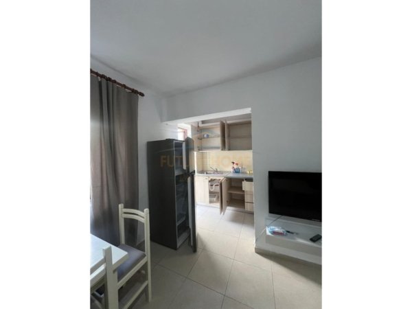 Tirane, jepet me qera apartament 2+1+Ballkon Kati 3, 65 m² 500 € 