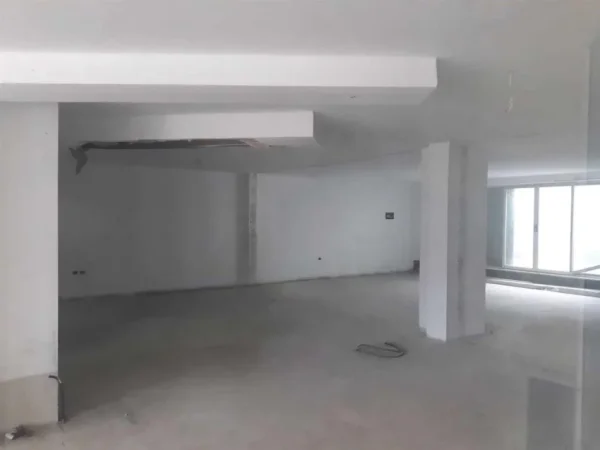 Tirane, shitet ambjent biznesi , 