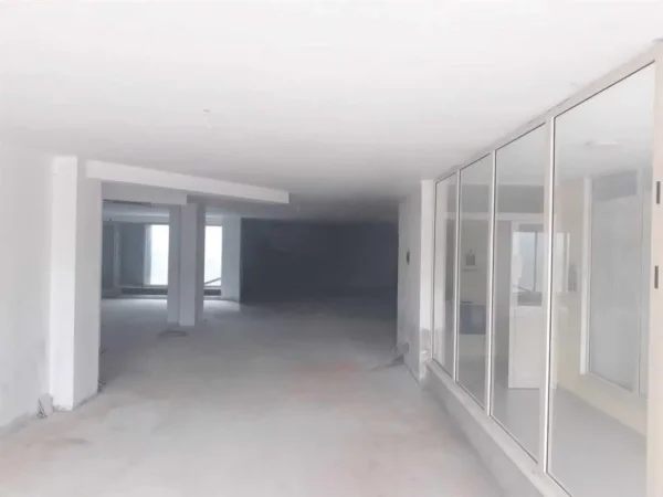 Tirane, shitet ambjent biznesi , 