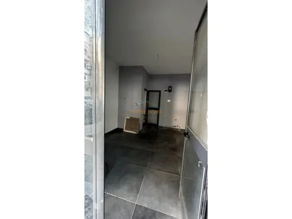 Shitet, Apartament 1+1, Pazari i Ri, Tirane.
