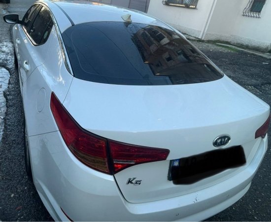 Tirane, shes makine Kia K5 Benzin, e bardhë Kondicioner 5.100 €