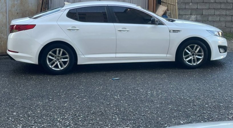 Tirane, shes makine Kia K5 Benzin, e bardhë Kondicioner 5.100 €