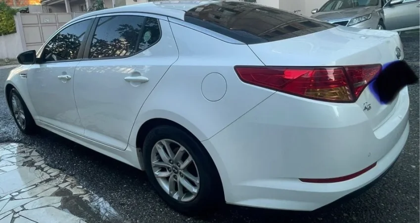 Tirane, shes makine Kia K5 Benzin, e bardhë Kondicioner 5.100 €