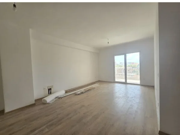 Tirane, shes apartament 2+1 , 110 m² 
