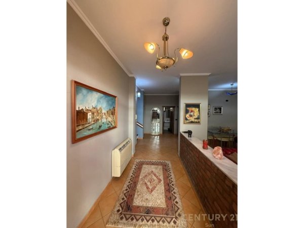 Tirane, shitet Vile 2 Katshe Kati 2, 408 m² 500.000 € (Don Bosko)