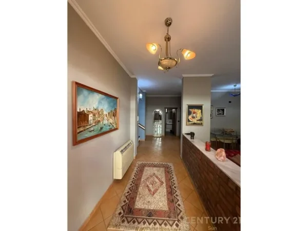 Tirane, shitet Vile 2 Katshe Kati 2, 408 m² 500.000 € (Don Bosko)