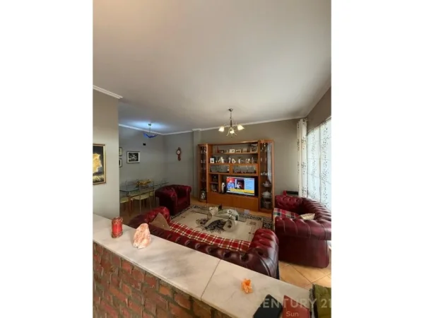 Tirane, shitet Vile 2 Katshe Kati 2, 408 m² 500.000 € (Don Bosko)