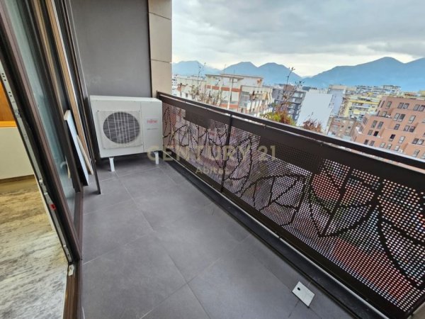 Tirane, jepet me qera apartament 2+1+Ballkon Kati 7, 120 m² 1.500 € (Rr. Barrikadave)