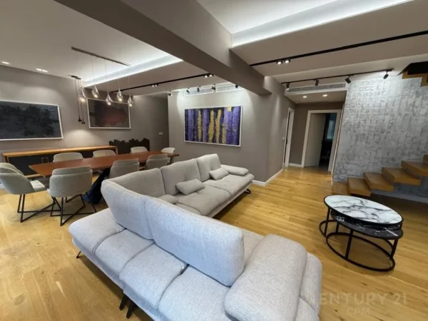 Tirane, jepet me qera apartament 3+1 Kati 5, 220 m² 2.000 € (Kodra e Diellit)