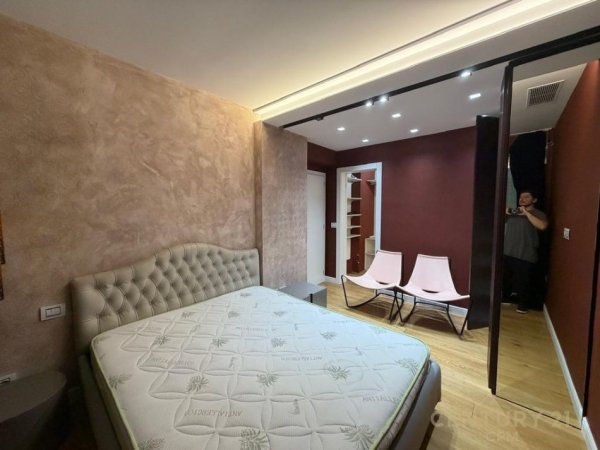 Tirane, jepet me qera apartament 3+1 Kati 5, 220 m² 2.000 € (Kodra e Diellit)