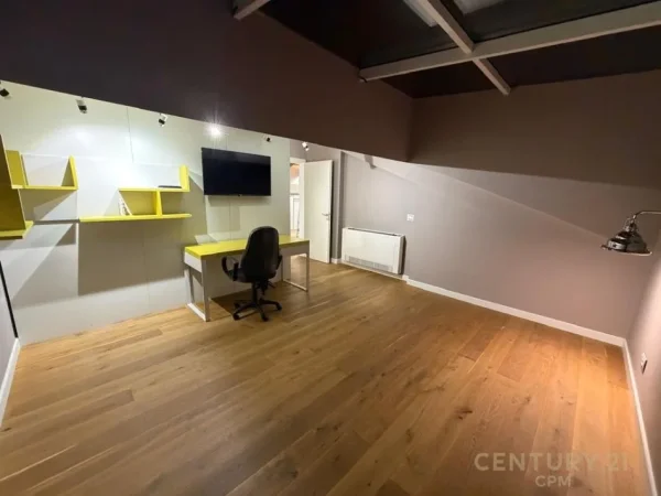 Tirane, jepet me qera apartament 3+1 Kati 5, 220 m² 2.000 € (Kodra e Diellit)