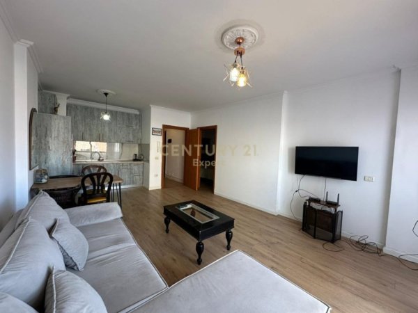 Tirane, jepet me qera apartament 1+1 Kati 4, 64 m² 500 € (Siri Kodra)