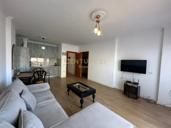 Tirane, jepet me qera apartament 1+1 Kati 4, 64 m² 500 € (Siri Kodra)