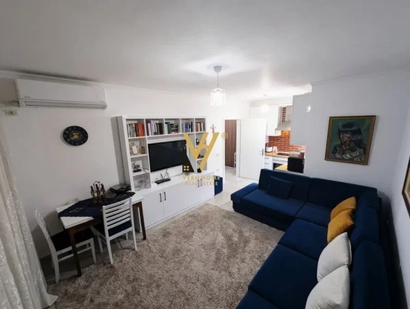 Tirane, jepet me qera apartament 1+1+Ballkon Kati 2, 65 m² 400 € (SHKOZE)