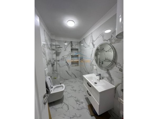 Tirane, shitet apartament 2+1+Ballkon Kati 4, 77 m² 149.000 € 