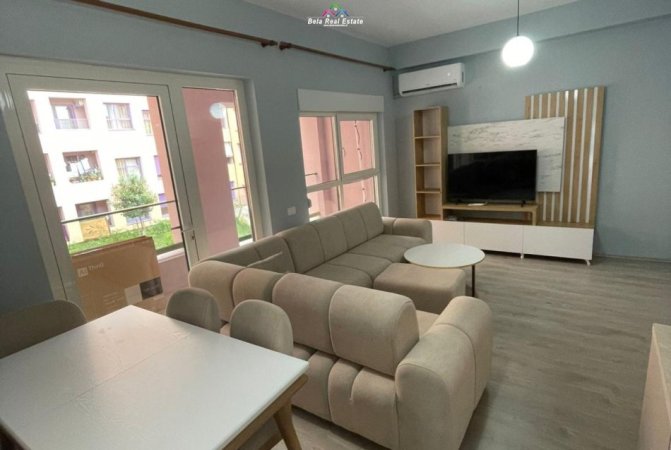Tirane, jepet me qera apartament 2+1+Ballkon Kati 4, 80 m² 550 € (Mangalem)