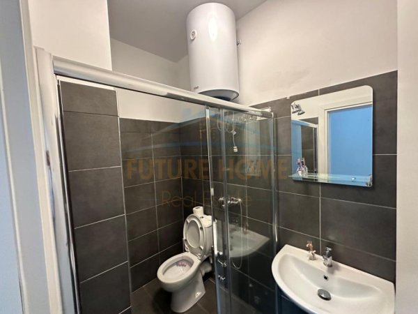 Tirane, jepet me qera zyre Kati 1, 27 m² 500 € 
