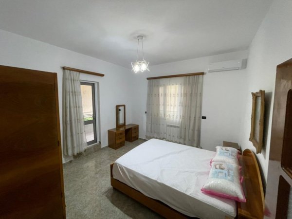 Tirane, jepet me qera apartament 2+1+Ballkon Kati 2, 110 m² 400 € (Rruga Myslym Keta)